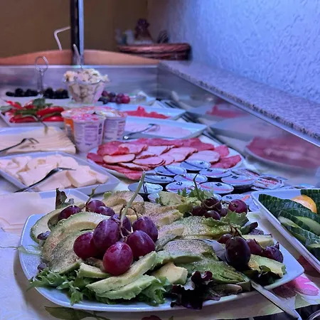 Runge 24 7 Check In & Free Parking Hotel