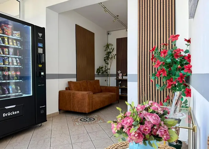 Runge 24 7 Check In&free Parking