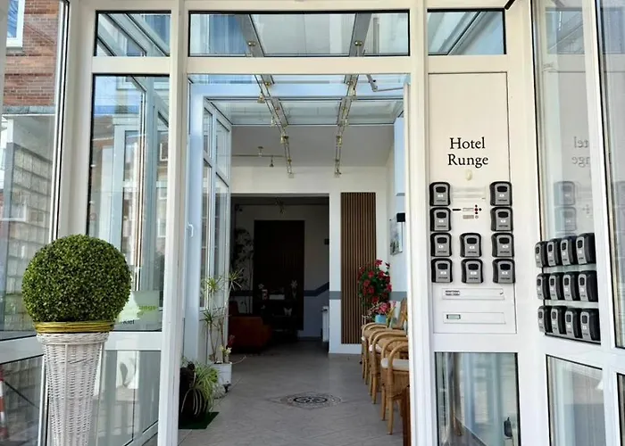 Runge 24 7 Check In&free Parking Hotel