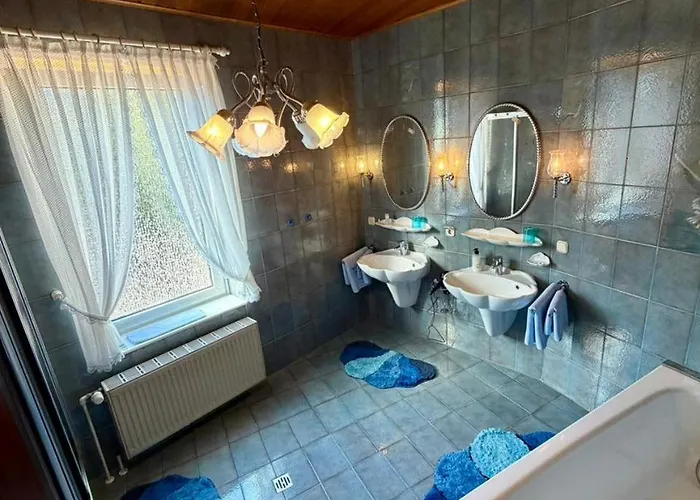 Runge 24 7 Check In&free Parking