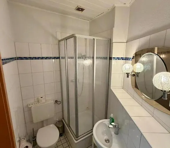 Runge 24 7 Check In&free Parking *